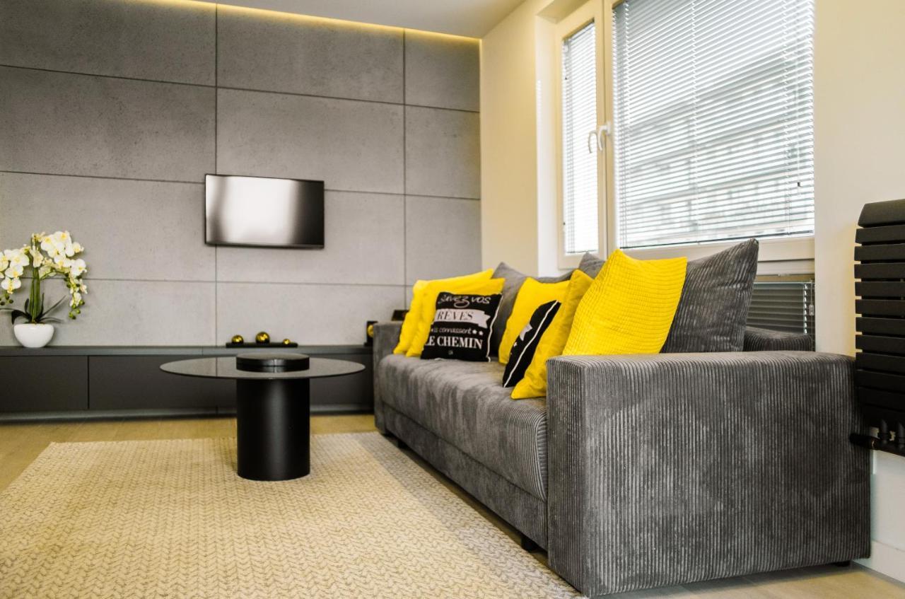 Apartamenty Homely Place Serce Poznania - Stary Rynek - Parking Exterior photo